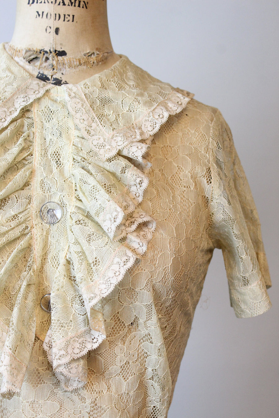 1930s LACE RUFFLE blouse top xs | new winter