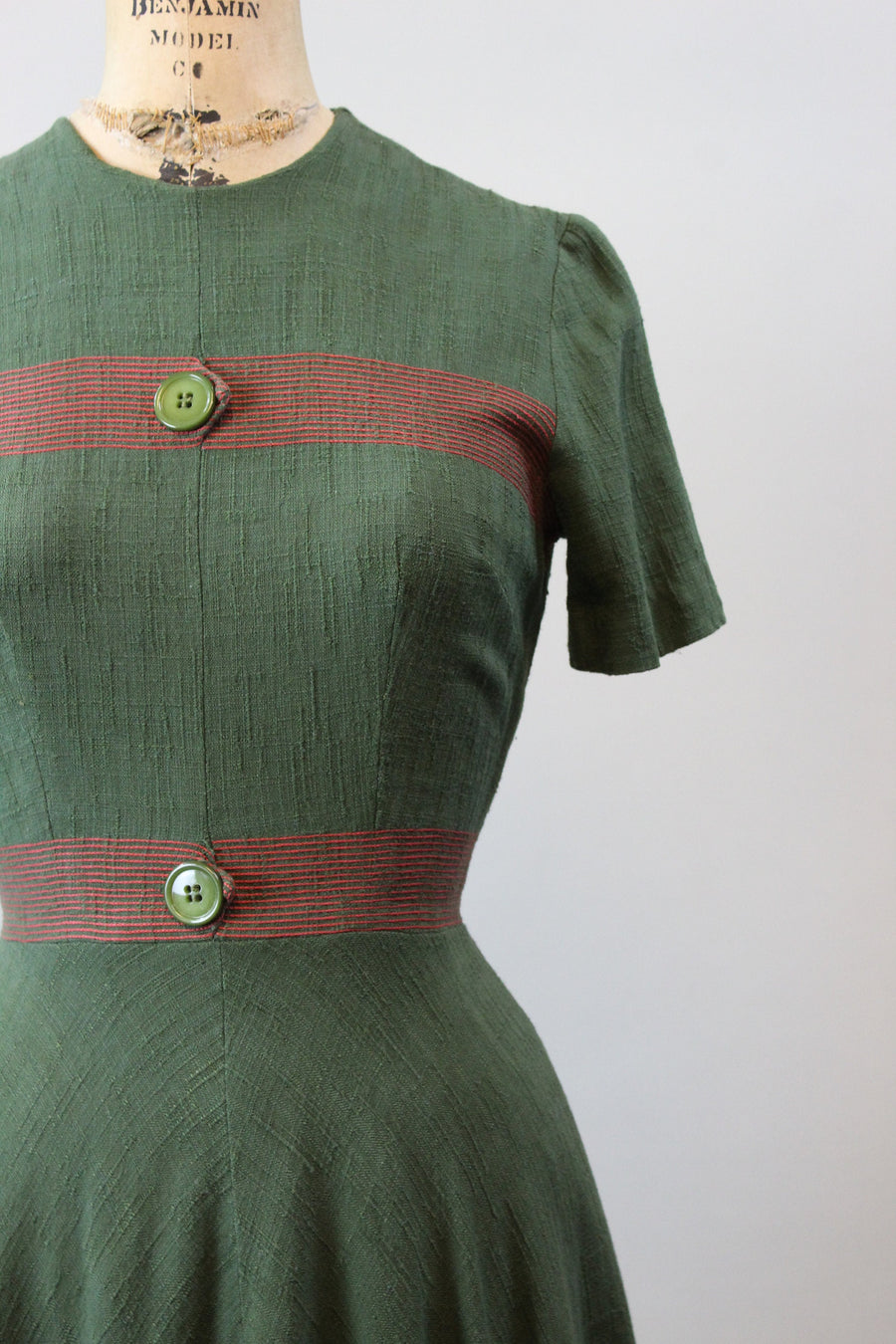 1940s OLIVE and RED button dress xxs | new winter