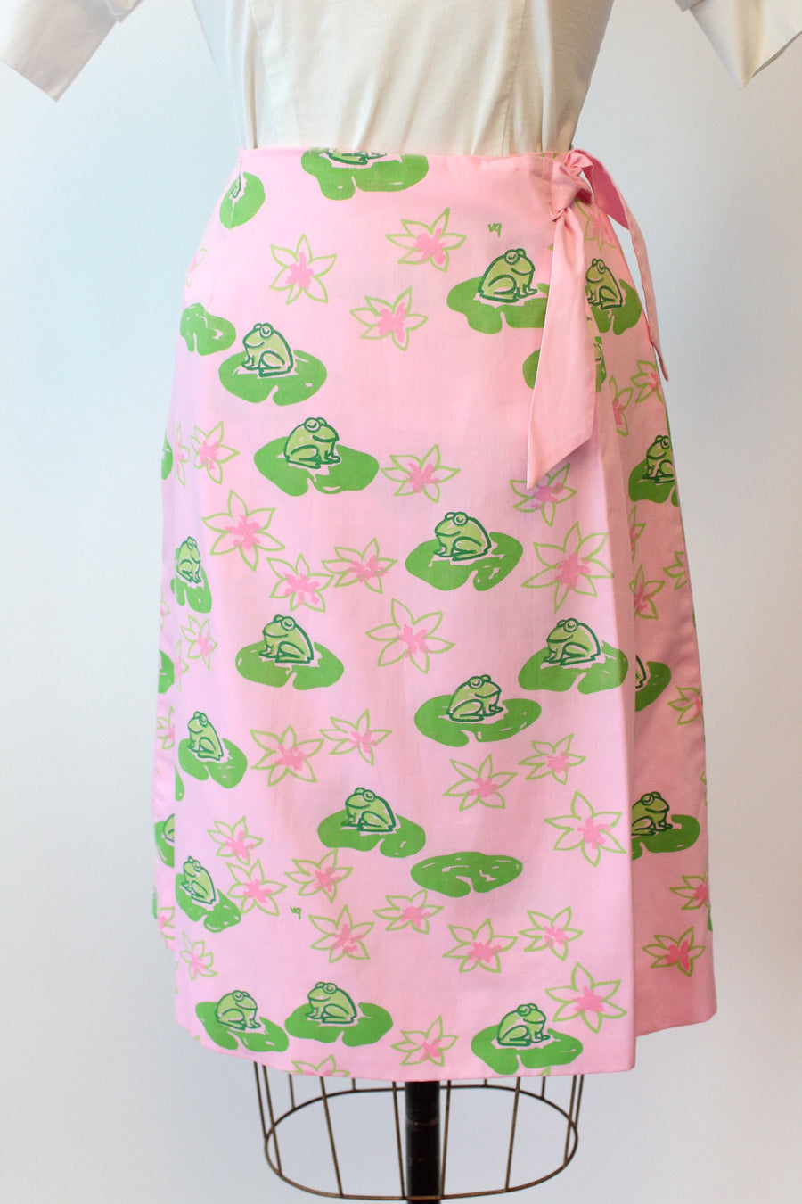 1960s VESTED GENTRESS FROGS novelty skirt small | new spring summer