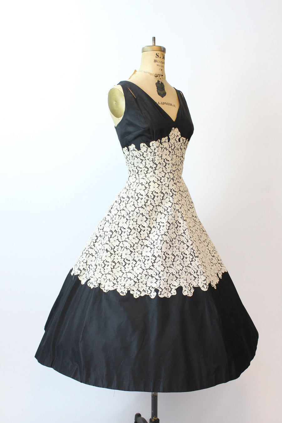 1950s LACE APPLIQUE rhinestone cutout dress medium | new fall winter Napa Valley Vintage 1950s LACE APPLIQUE rhinestone cutout dress medium | new fall winter Napa Valley Vintage