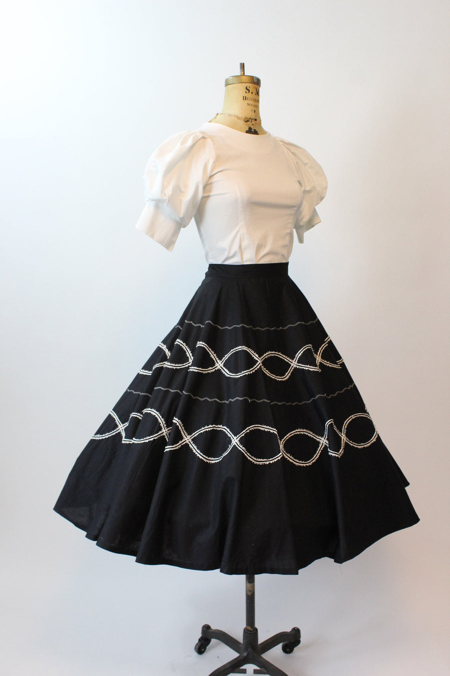 1950s EMBROIDERED INFINITY circle cotton skirt large | new spring summer