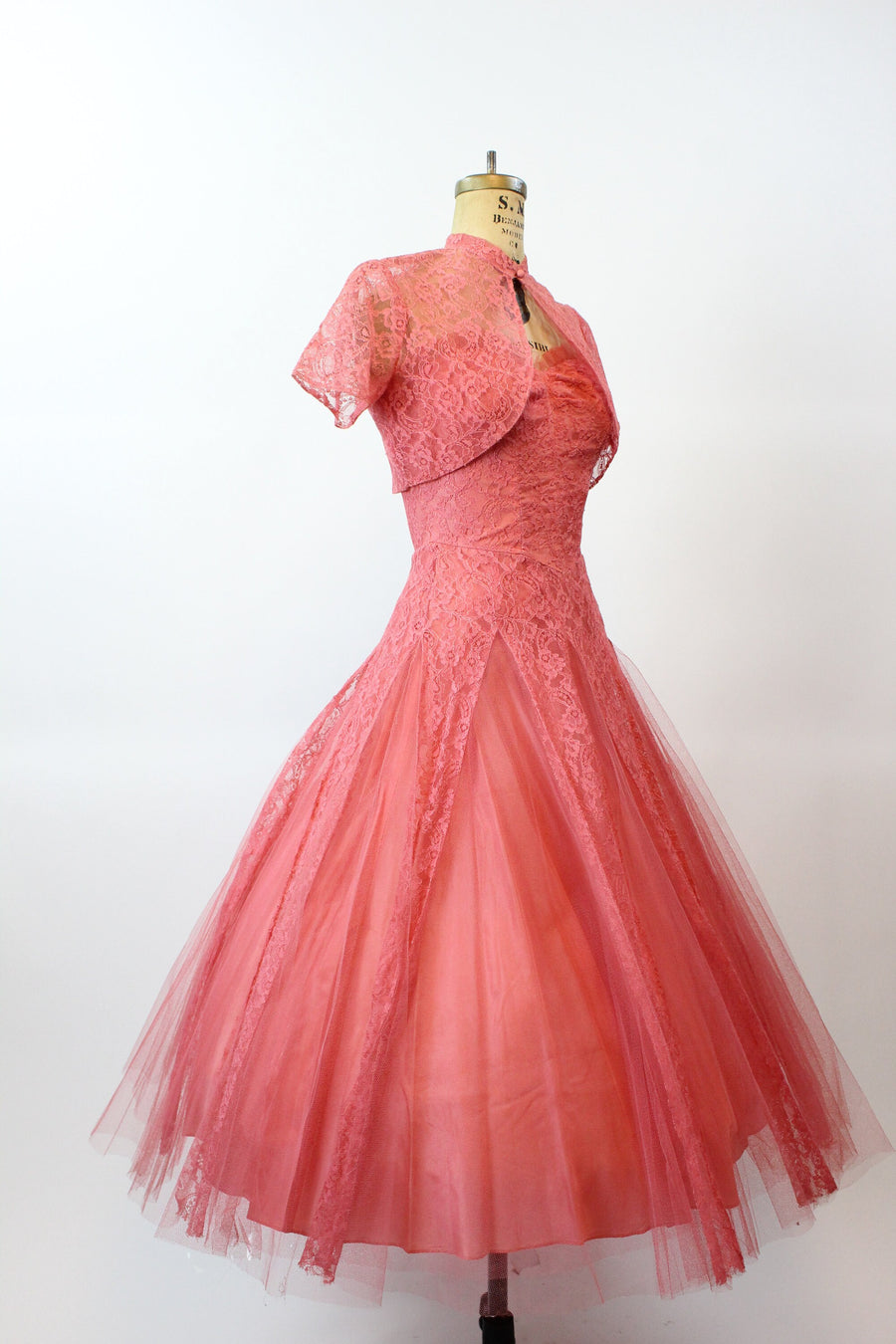 1950s CORAL tulle CUPCAKE lace dress xs | new spring summer Napa Valley Vintage 1950s CORAL tulle CUPCAKE lace dress xs | new spring summer Napa Valley Vintage