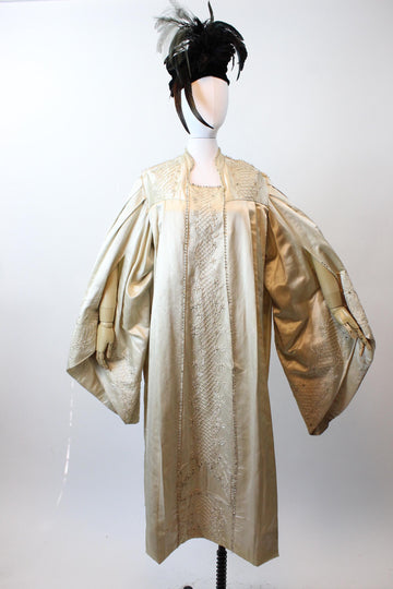1920s RARE silk robe HUGE SLEEVES coat | new fall winter