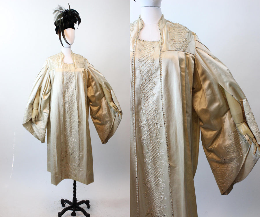 1920s RARE silk robe HUGE SLEEVES coat | new fall winter