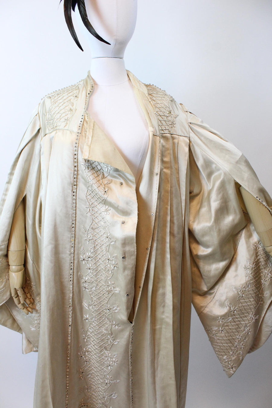 1920s RARE silk robe HUGE SLEEVES coat | new fall winter