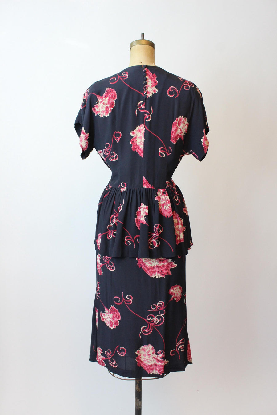 1940s peplum dress Vintage 1940s Purple Floral Peplum Dress 33 Inch Waist