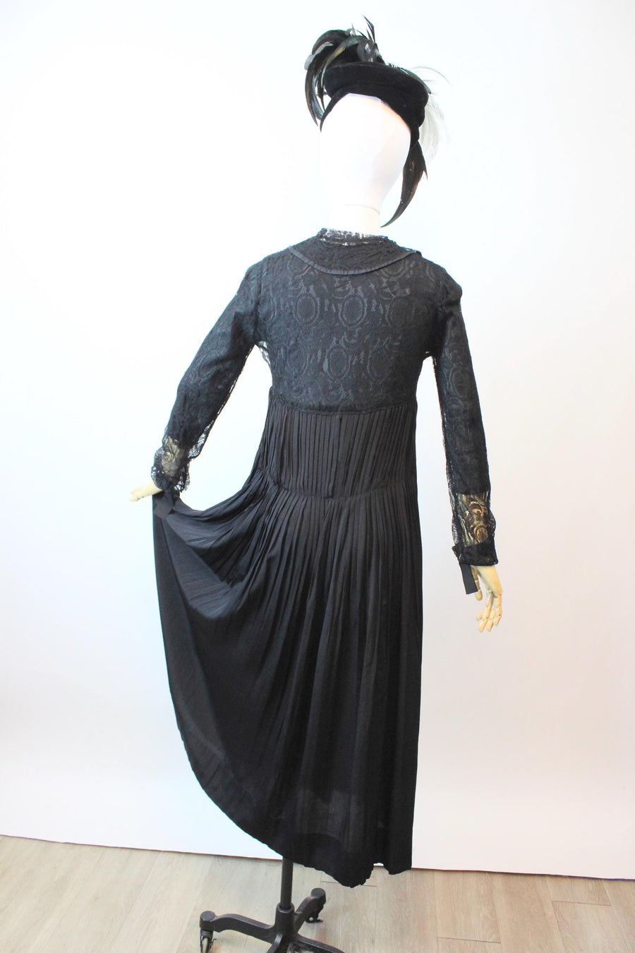 1920s SILK lace TRAPEZE dress small | new fall winter