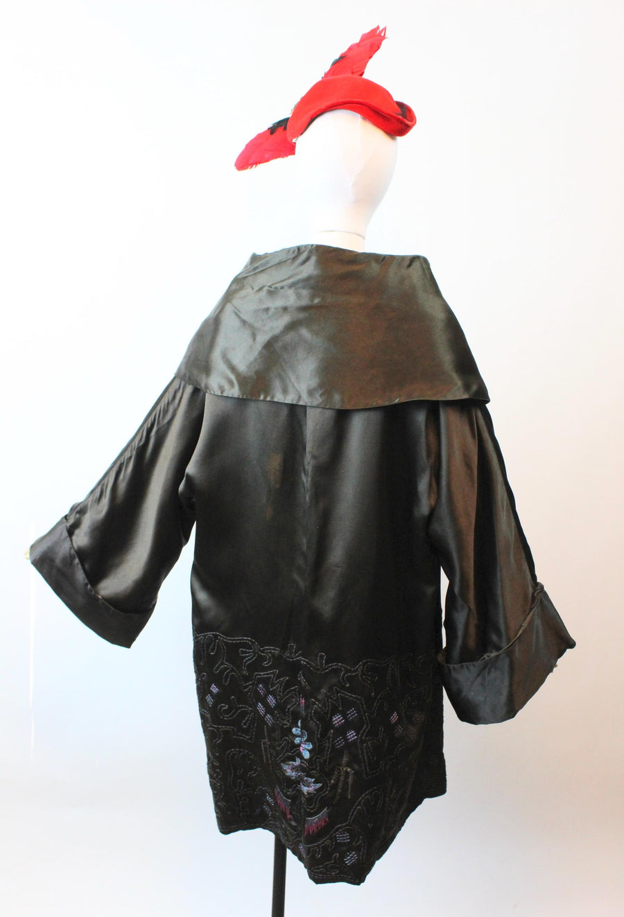 1920s RARE EMBROIDERED silk coat | new fall winter