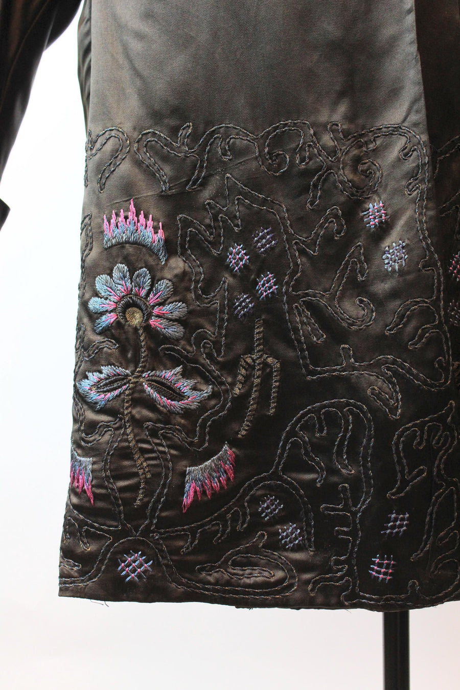 1920s RARE EMBROIDERED silk coat | new fall winter