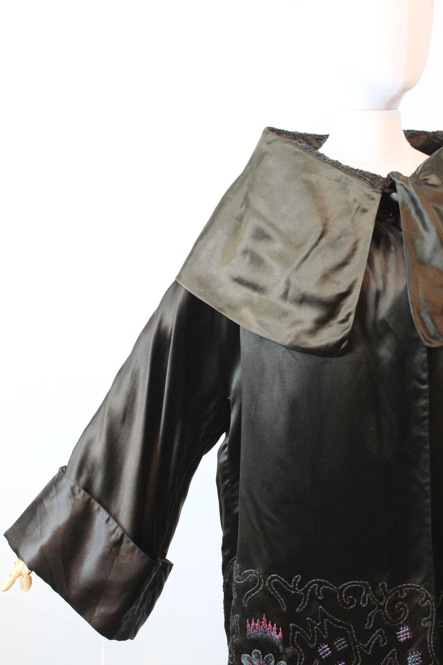 1920s RARE EMBROIDERED silk coat | new fall winter