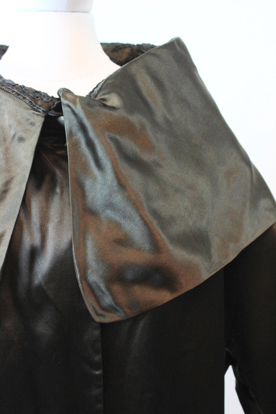 1920s RARE EMBROIDERED silk coat | new fall winter