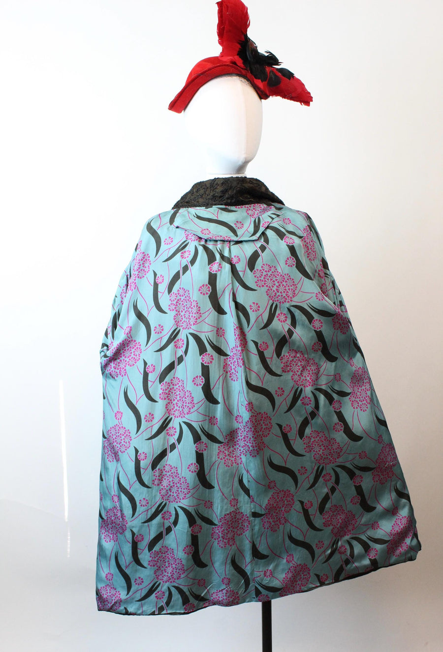 1920s RARE EMBROIDERED silk coat | new fall winter