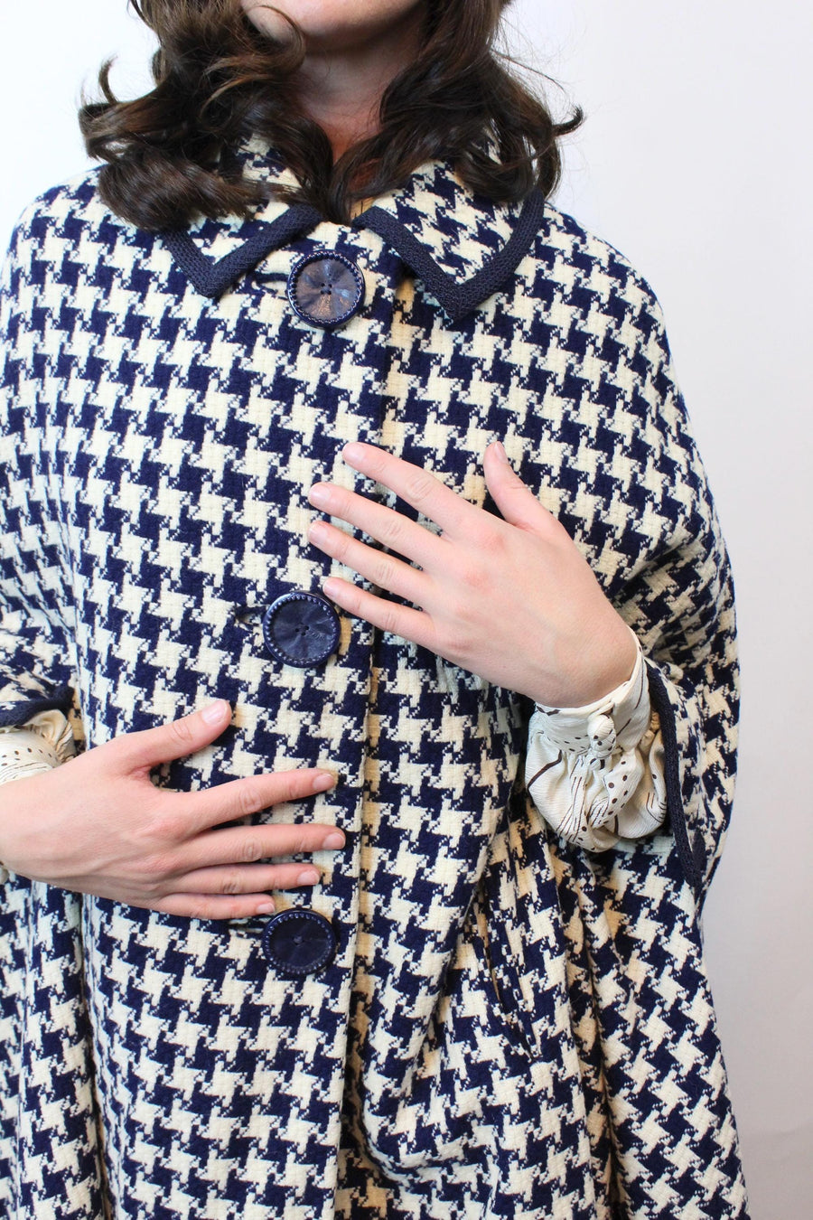1960s YOUTHCRAFT houndstooth cape poncho | new fall winter