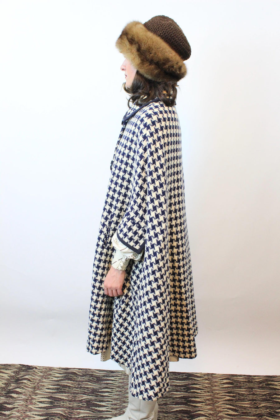 1960s YOUTHCRAFT houndstooth cape poncho | new fall winter