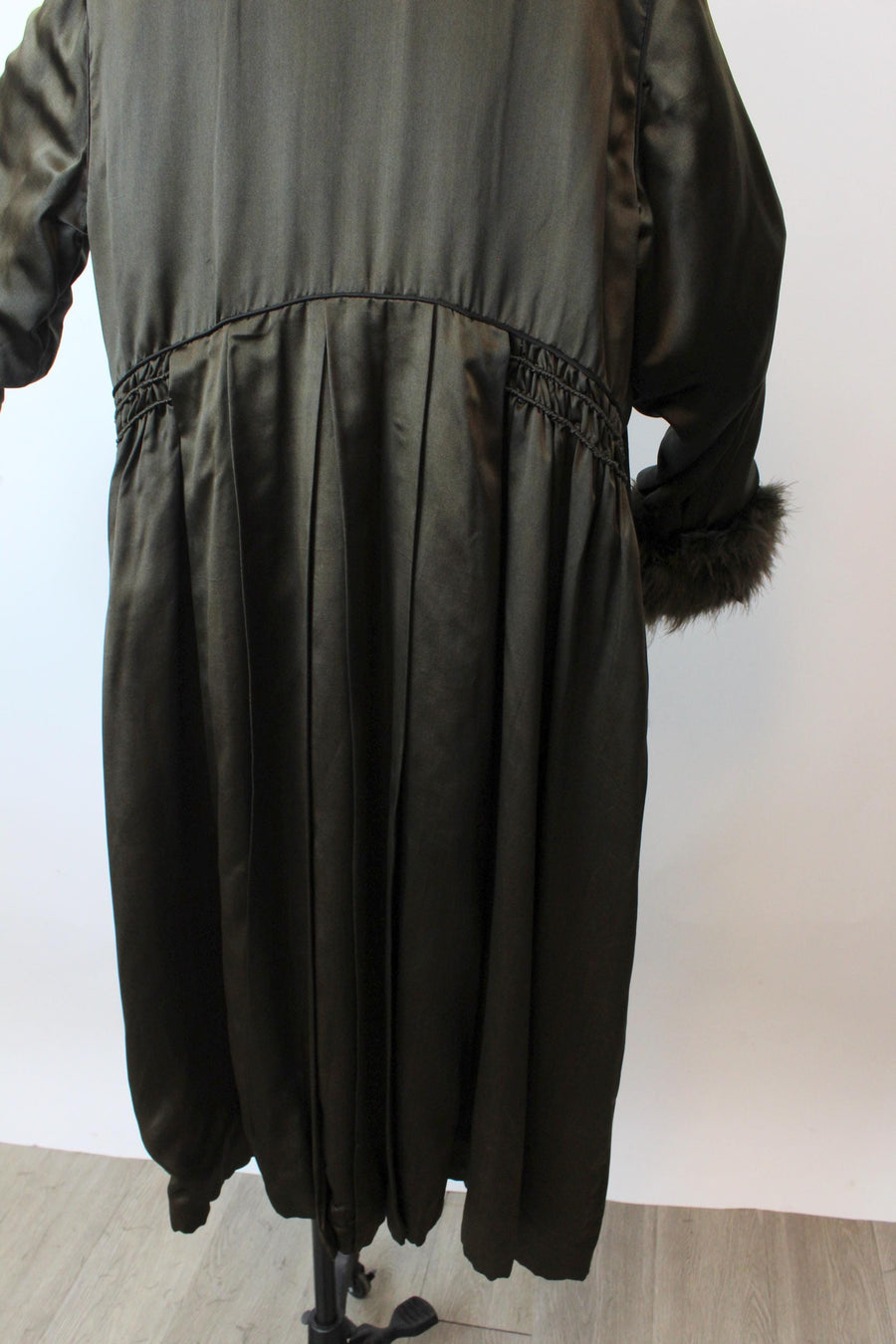 1920s RARE MARABOU silk wrap coat robe | new fall winter