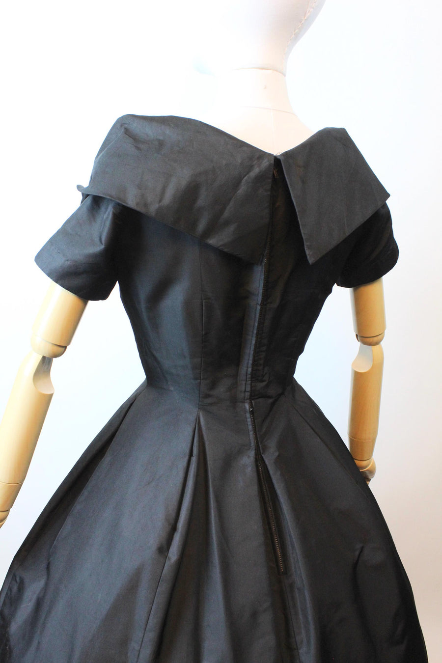 1950s SUZY PERETTE SILK dress small medium | new fall winter