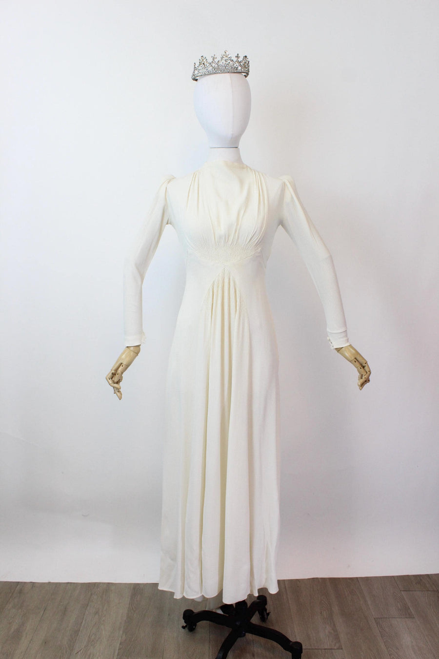 1930s IVORY WEDDING dress train xs