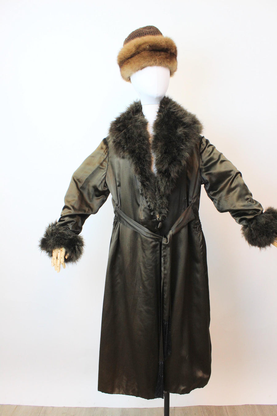 1920s RARE MARABOU silk wrap coat robe | new fall winter