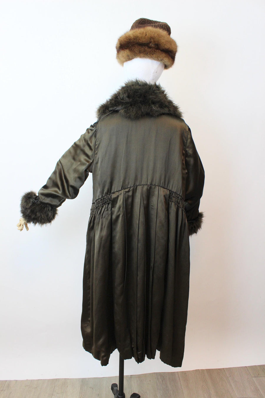 1920s RARE MARABOU silk wrap coat robe | new fall winter