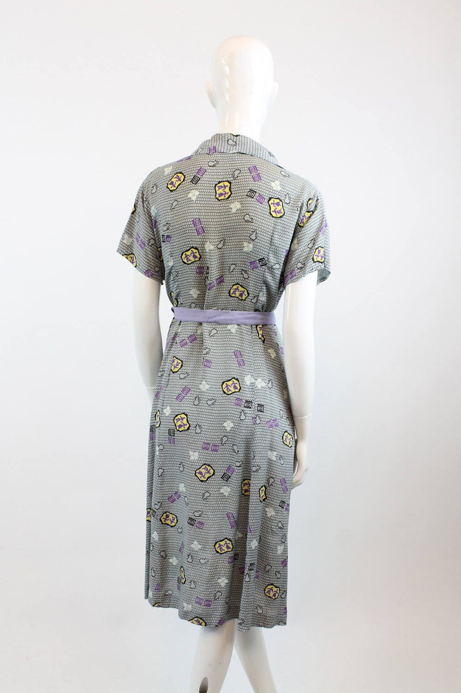 1940s FIGURES and URNS novelty print dress medium | new fall