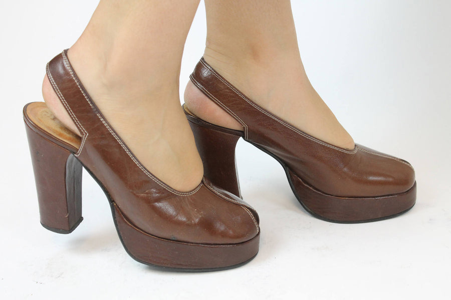 1970s does 1940s peep toe platforms size 6.5  | new fall