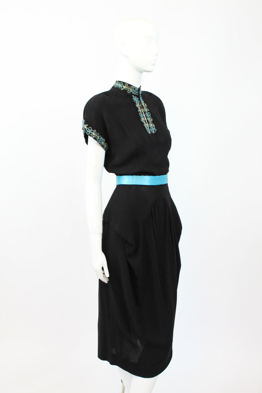 1940s rayon beaded dress | Asian inspired | medium