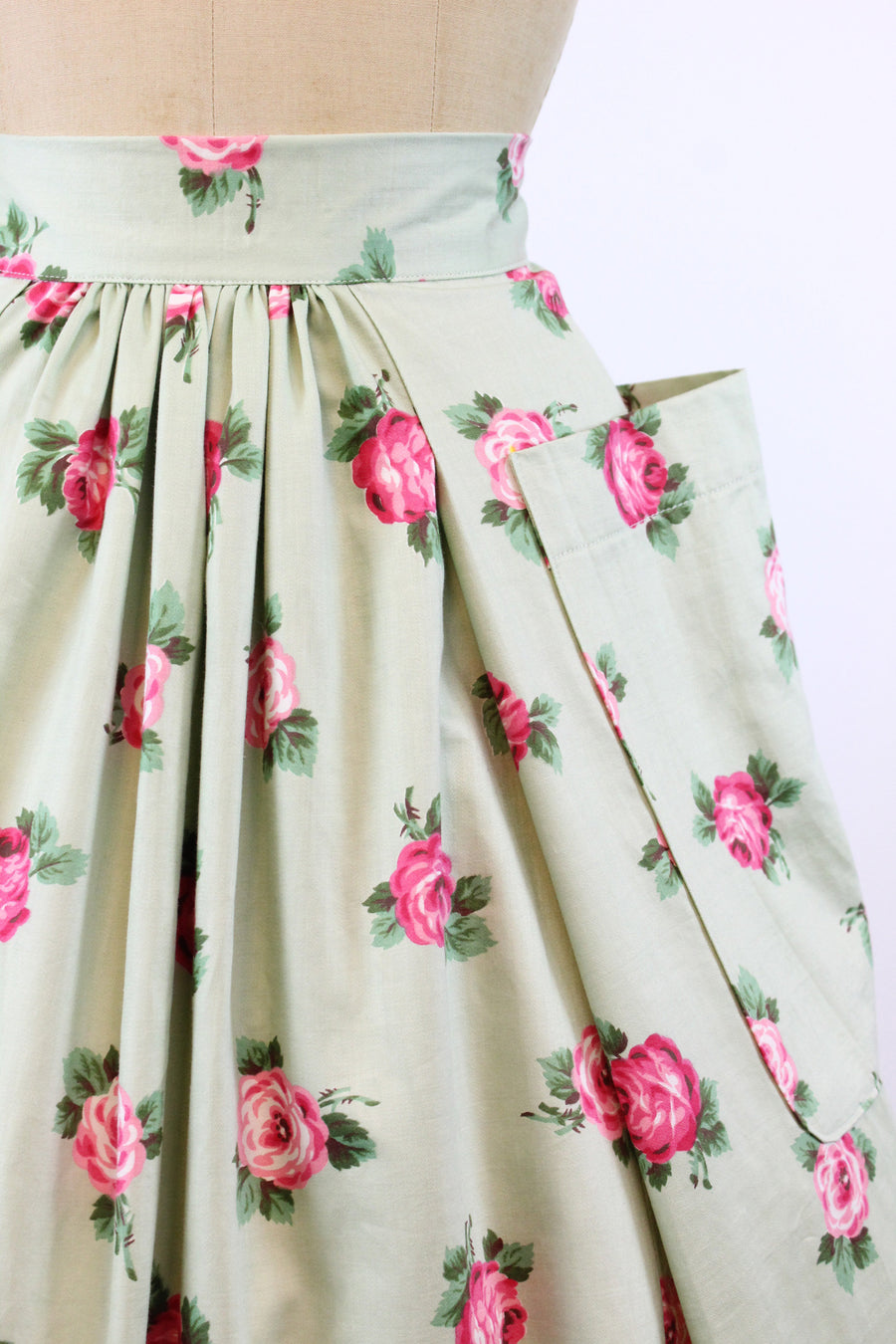 1950s rose print skirt xs | vintage cotton full skirt pockets | new in