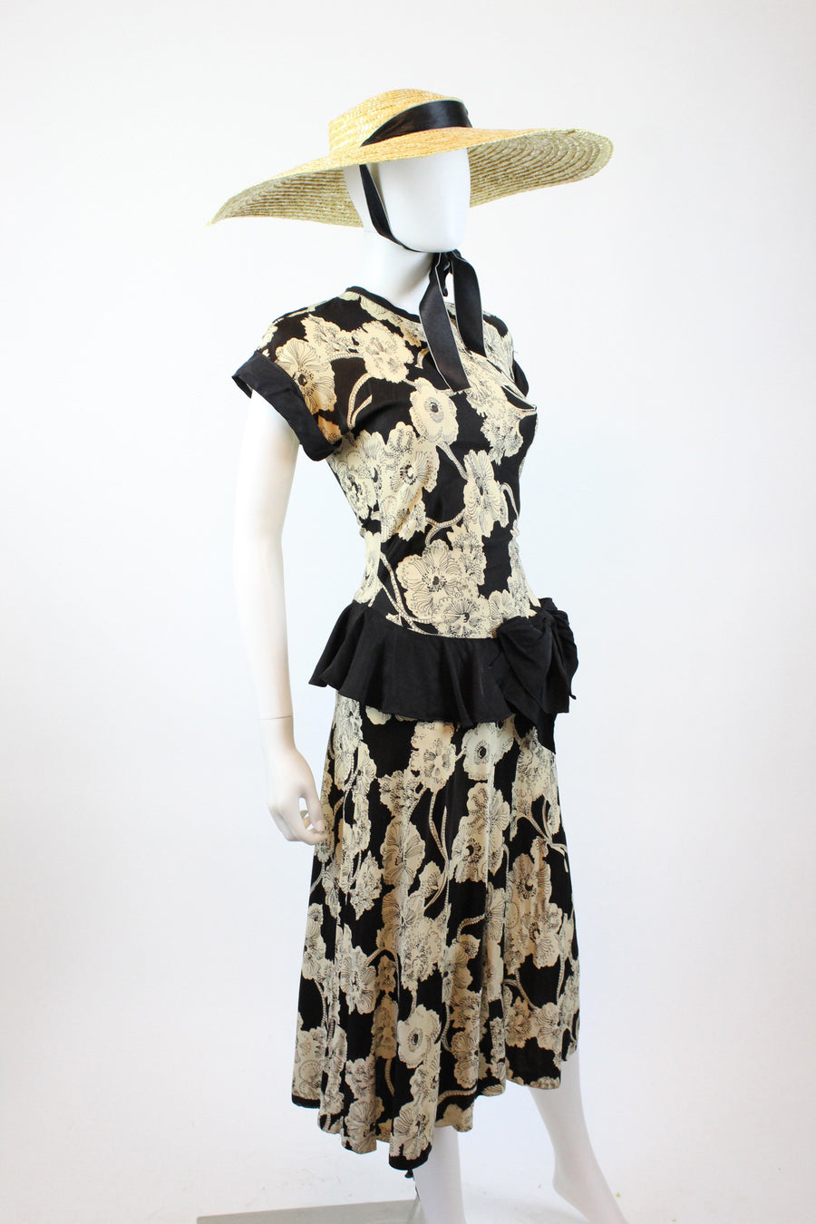 1940s rayon jersey floral dress xs | new fall