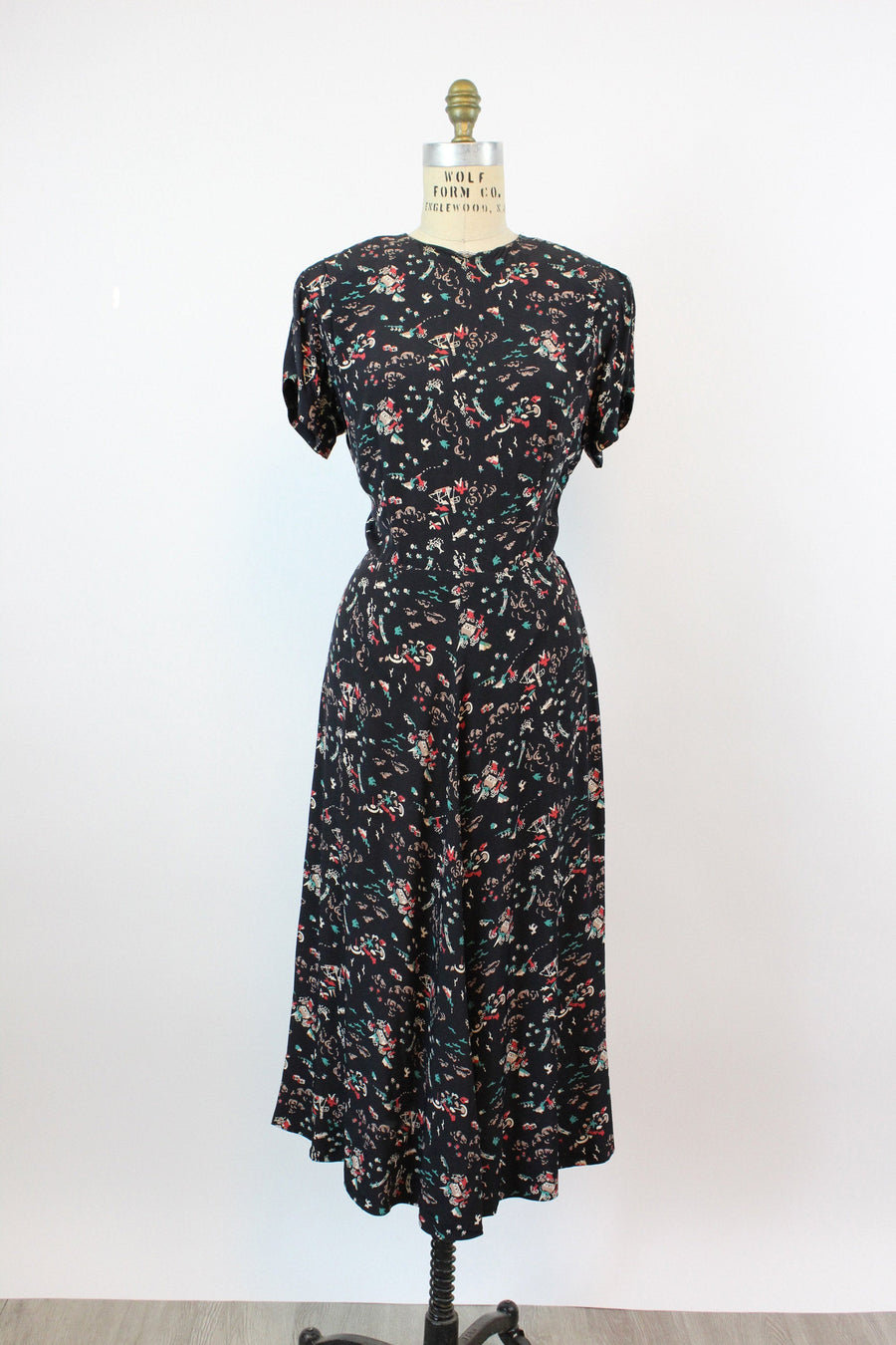 1940s ARTIST and BEACH print rayon dress medium novelty | new fall