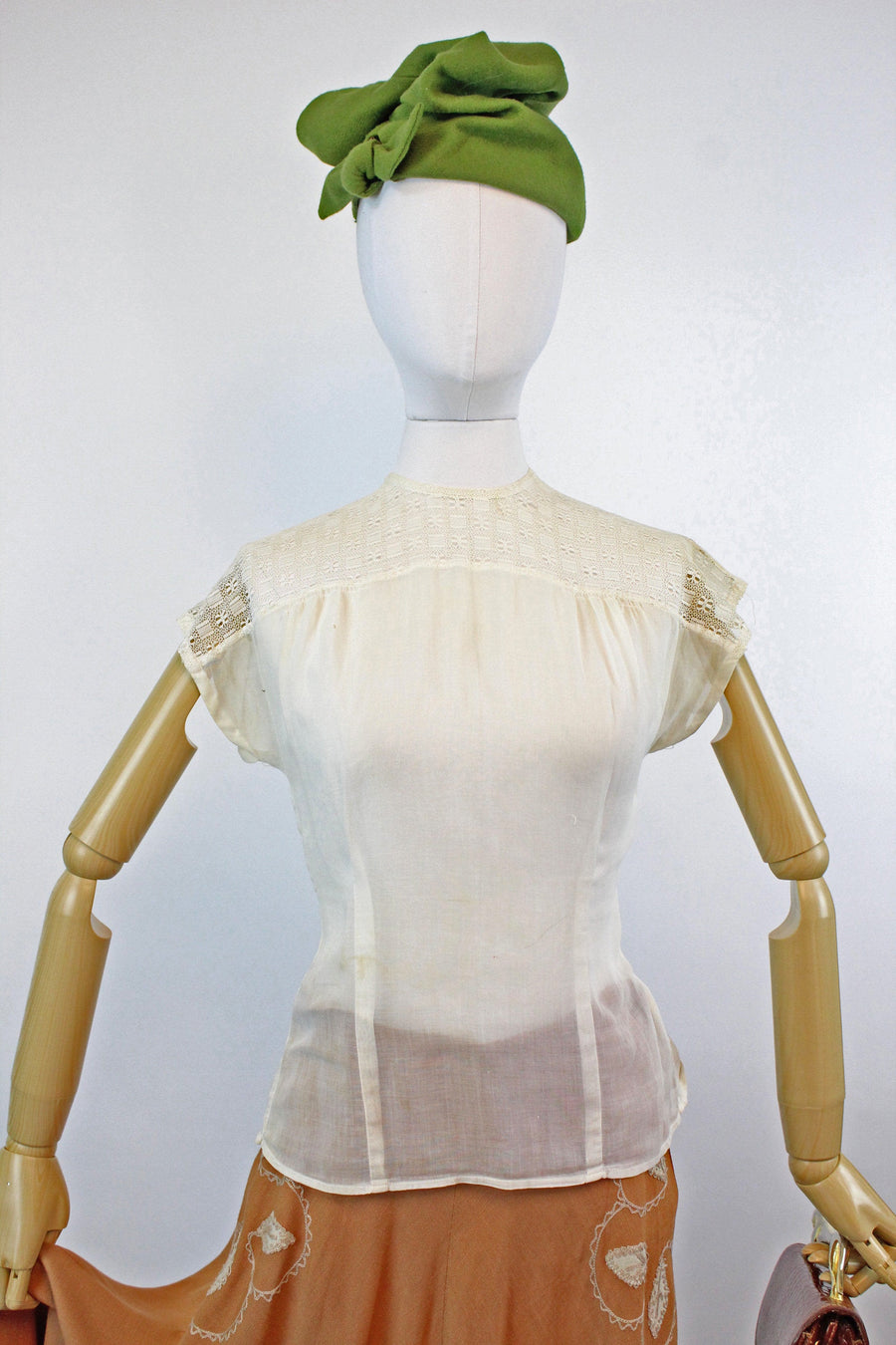 1950s cotton and LACE blouse xs | new fall
