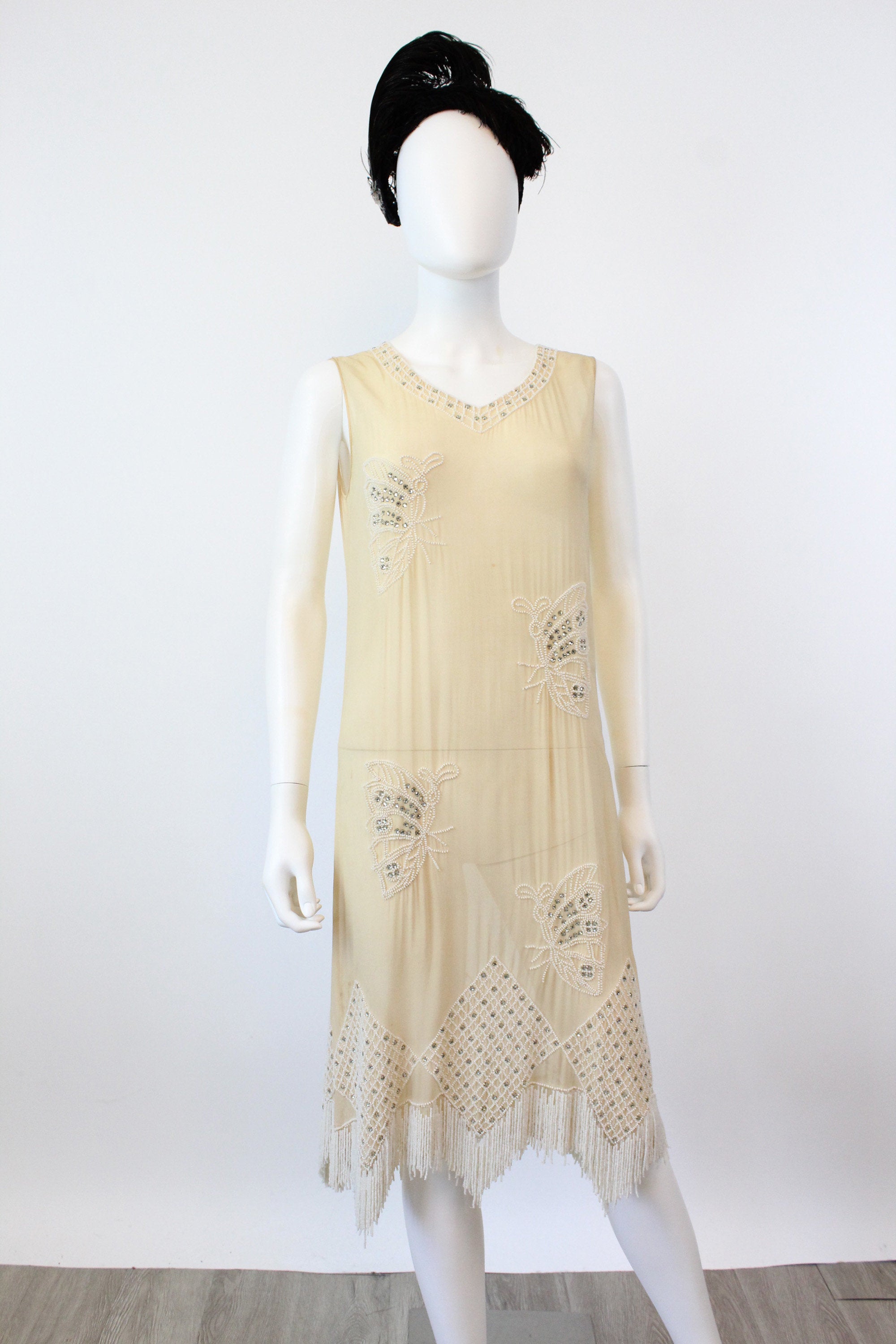 vintage beaded flapper dress BABEYOND Round Handmade Beaded Neck Short Flapper Costumes, Gorgeous 1920s Fashion Bridesmaid Dress, Champagne, Size 6 main image 0