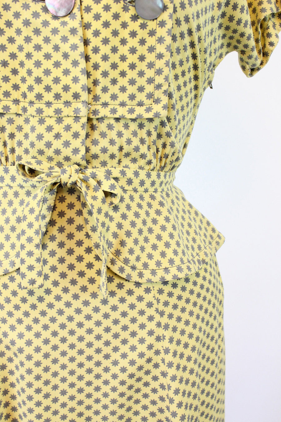 1940s MARY MUFFET star print peplum dress xxs | new spring