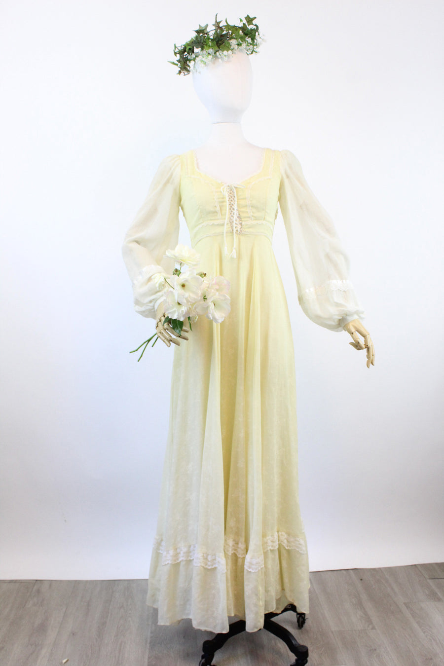 fitted lace wedding dress Gunne Sax Style Dreamy Prairie White Dress 130 cm/ 51 Inches / M I fitted lace wedding dress Gunne Sax Style Dreamy Prairie White Dress 130 cm/ 51 Inches / M I