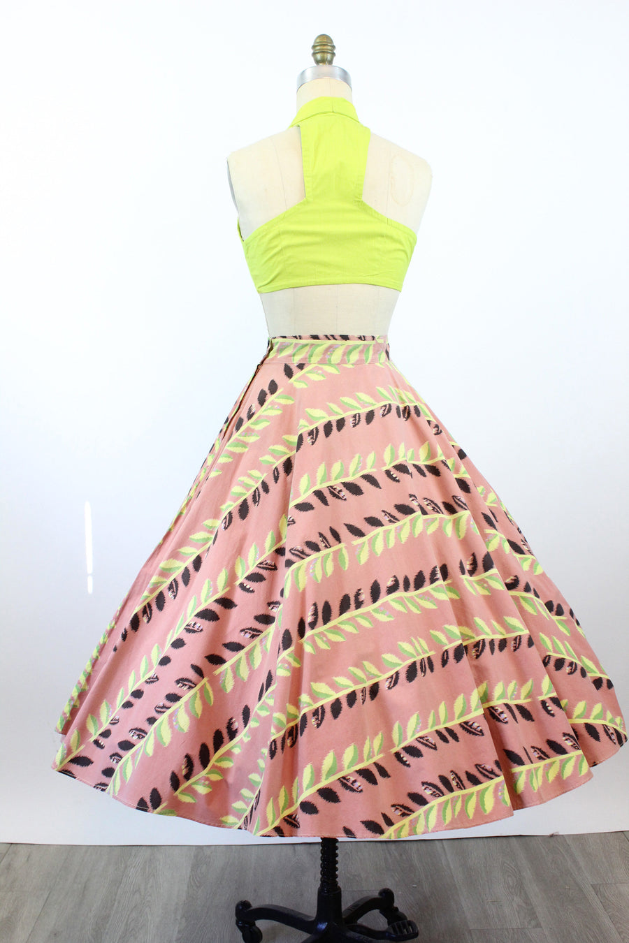 1950s CHARTREUSE vine print circle skirt xs | new spring