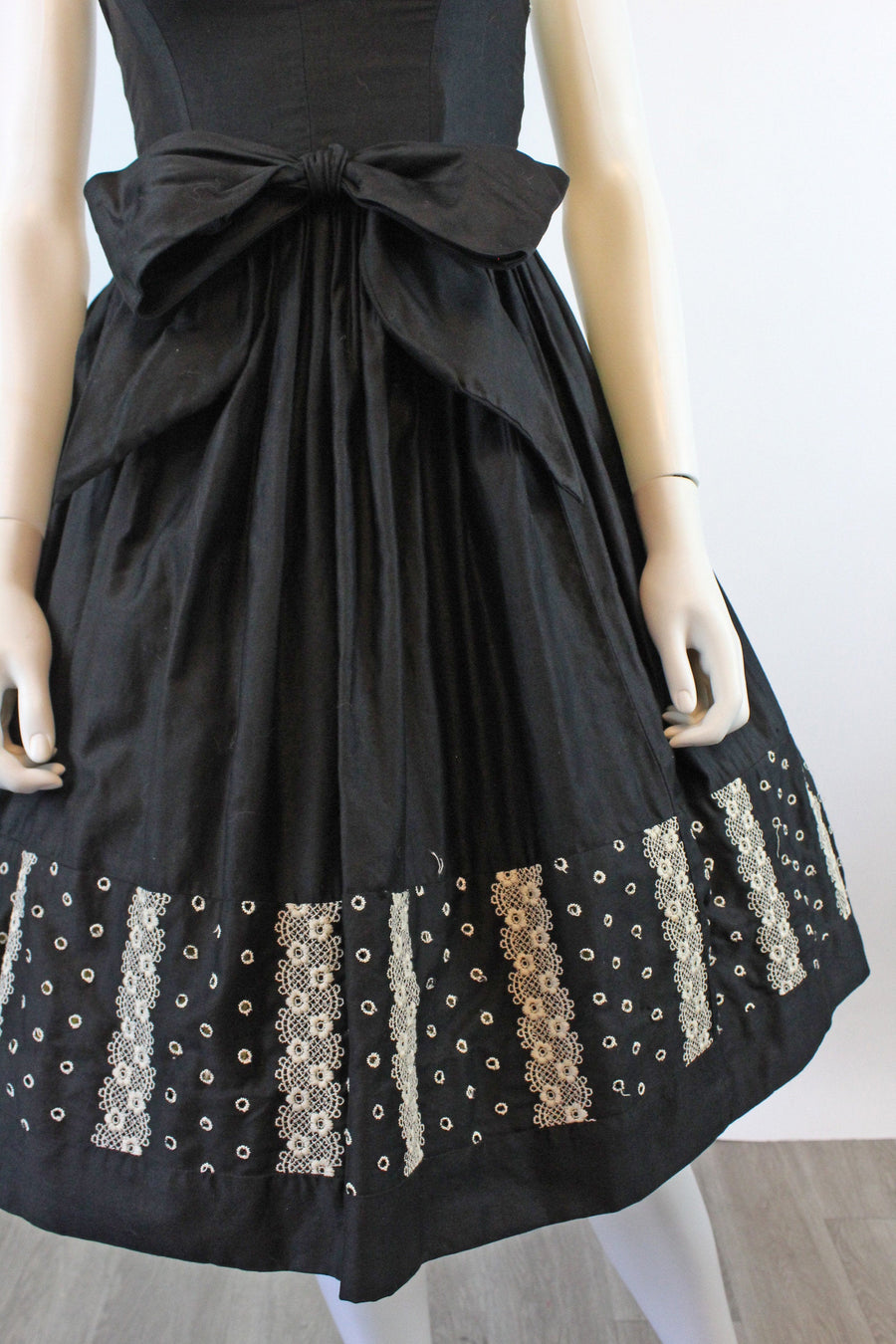 1950s Joan Barrie HALTER cotton dress EYELET xxs | new summer