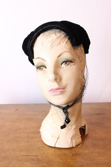 1950s VELVET CAPULET hat veil fascinator | new fall