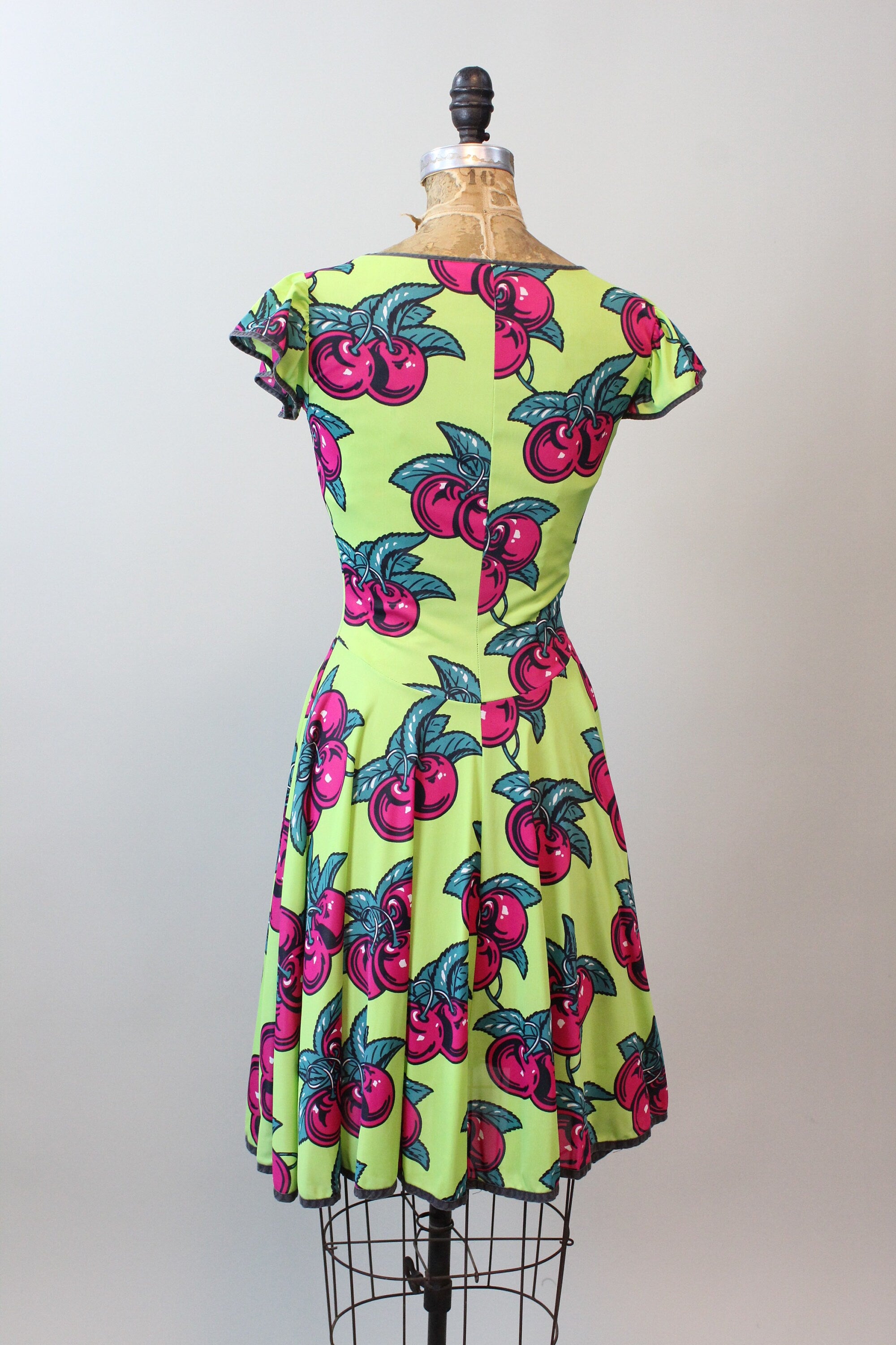 希少　70年代　vintage Betsy Johnson ワンピース 1971 1970s RARE ALLEY CAT Betsey Johnson cherry print dress xs