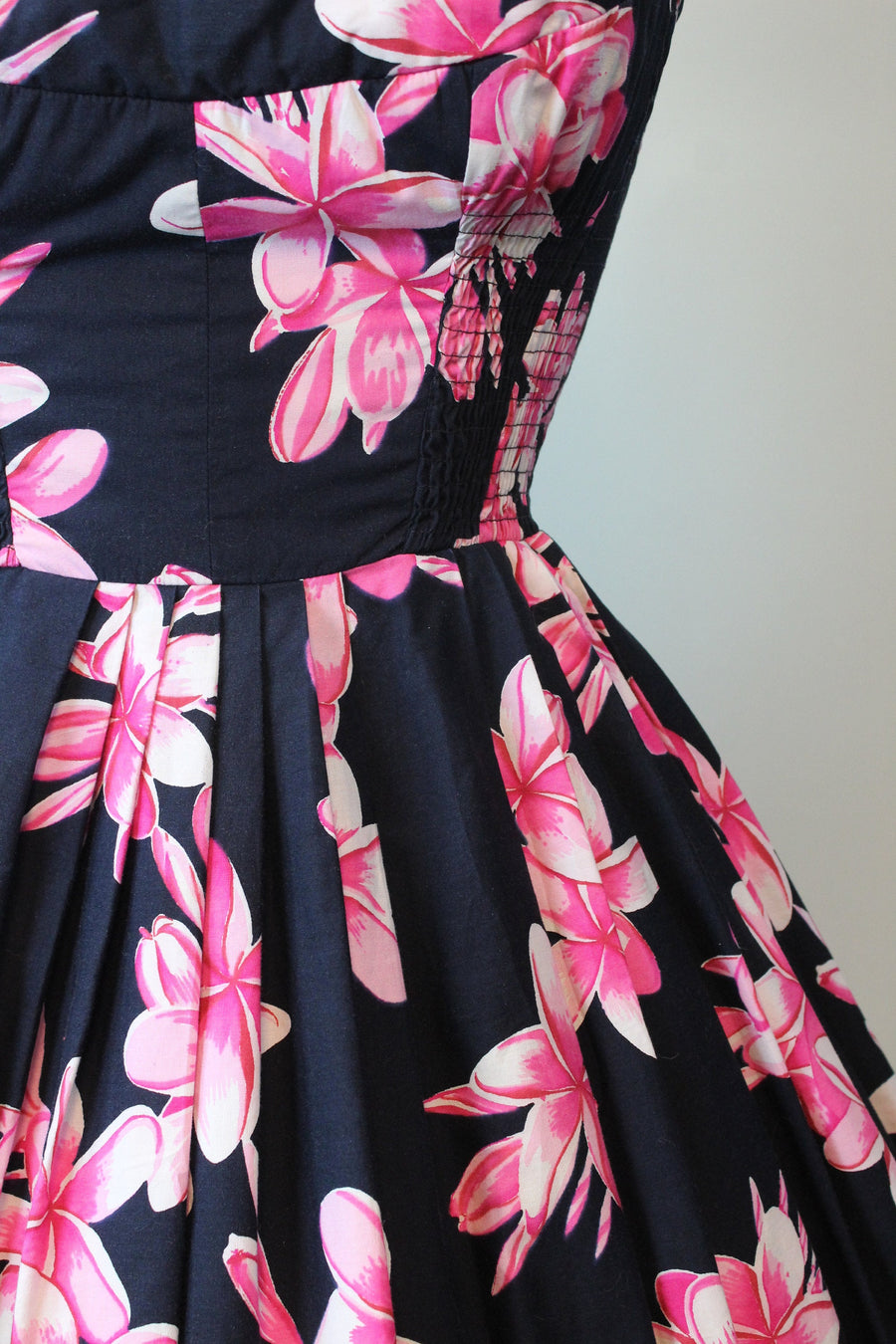 1950s PIKAKE flowers HAWAIIAN strapless HALTER dress xs | new spring