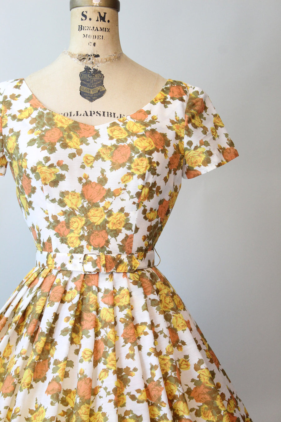 1950s YELLOW ROSE cotton print full skirt dress xs | new spring