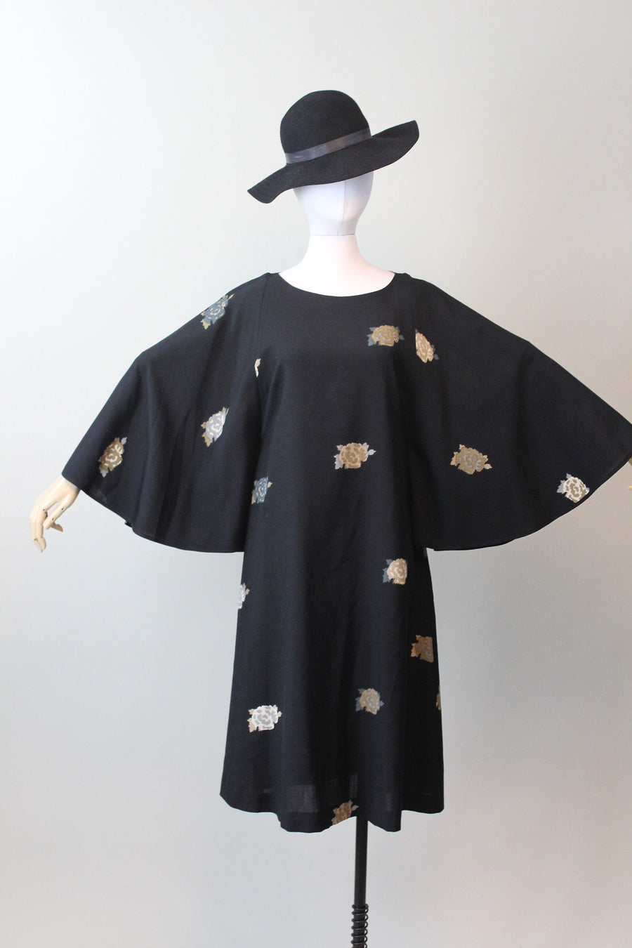 1970s MARIMEKKO design research TRAPEZE dress small | new spring