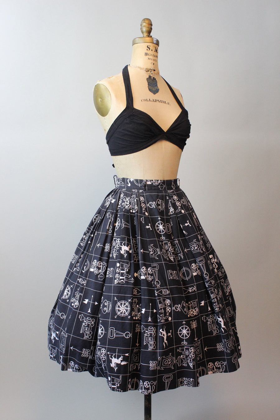 1950s TRAIN CLOCK novelty print skirt xs | new spring