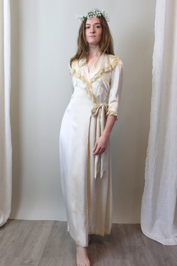 1940s LIQUID SATIN lace BRIDAL robe xs | new spring