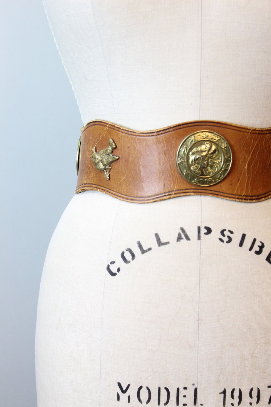 1950s RARE HELFT'S NOVELTY bird and coin wide leather belt xs small | new spring