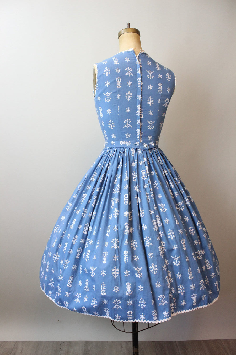1950s FOLKLORE print COTTON dress xs | new spring