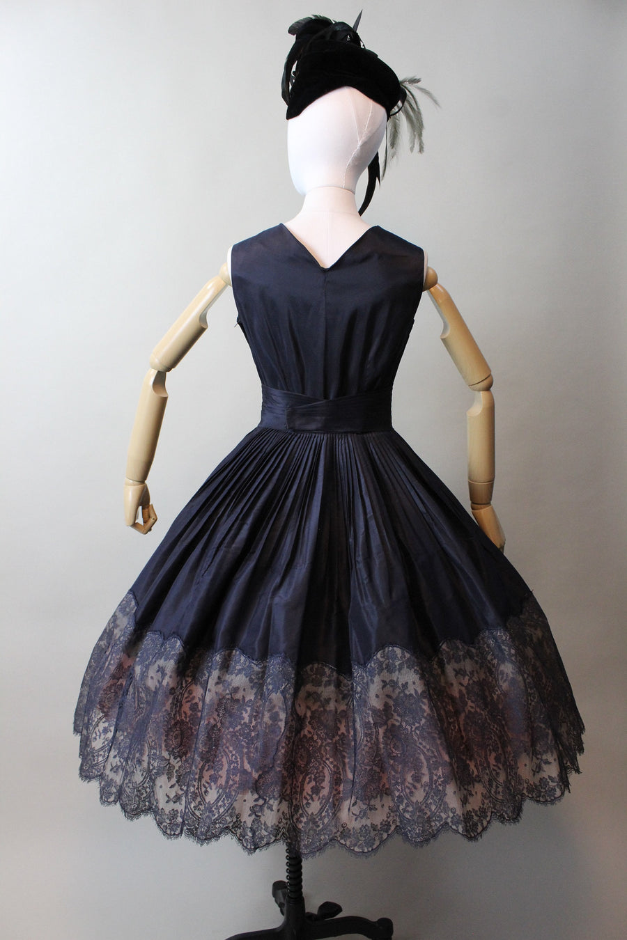 1950s Seymour Jacobson SILK chantilly lace dress xs | new fall