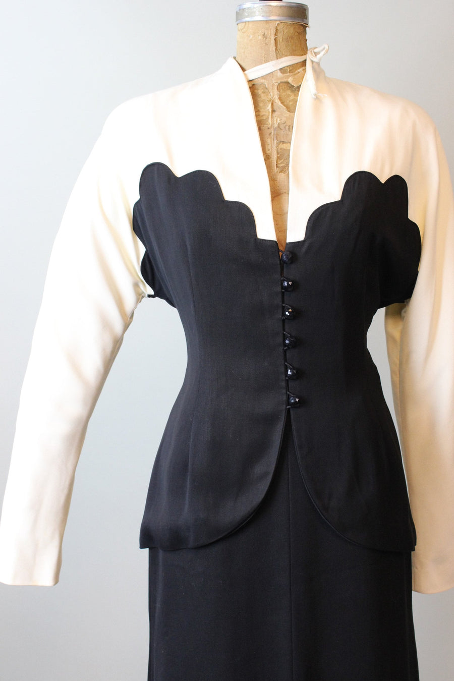 1950s 1951 documented ADOLPH SCHUMAN Lilli Ann scalloped jacket small | new fall
