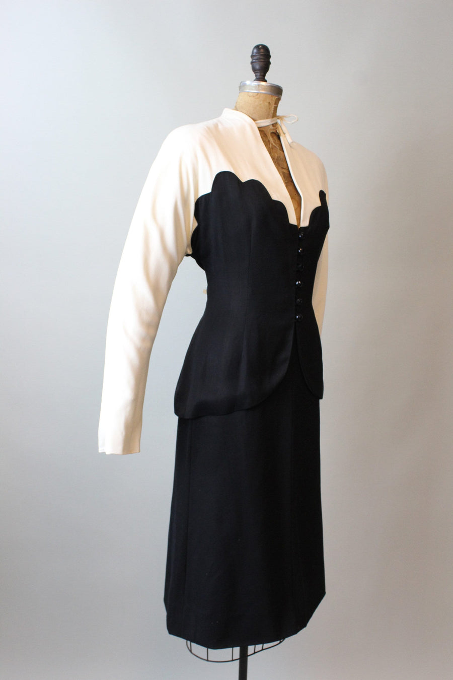 1950s 1951 documented ADOLPH SCHUMAN Lilli Ann scalloped jacket small | new fall