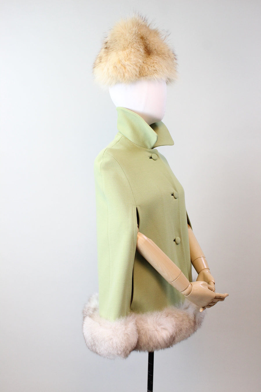 1960s PISTACHIO fur CAPE small medium | new winter