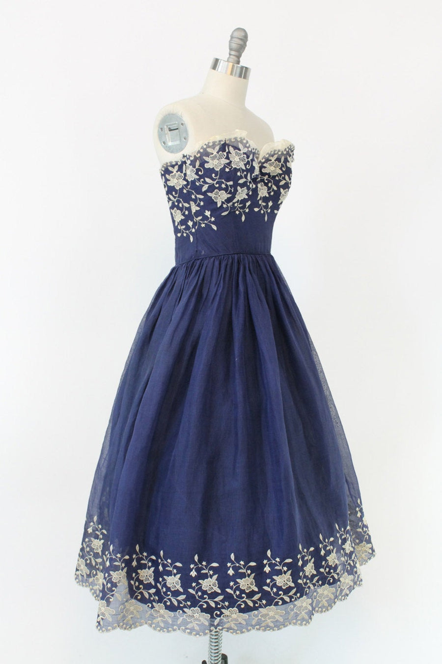 1950s embroidered strapless organza dress xs | new fall
