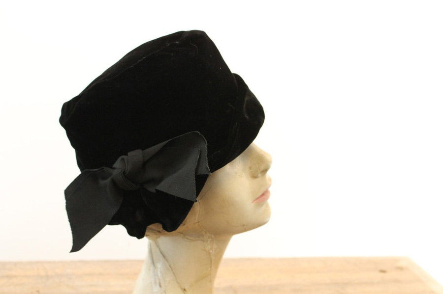 1950s does 1920s cloche hat | new winter